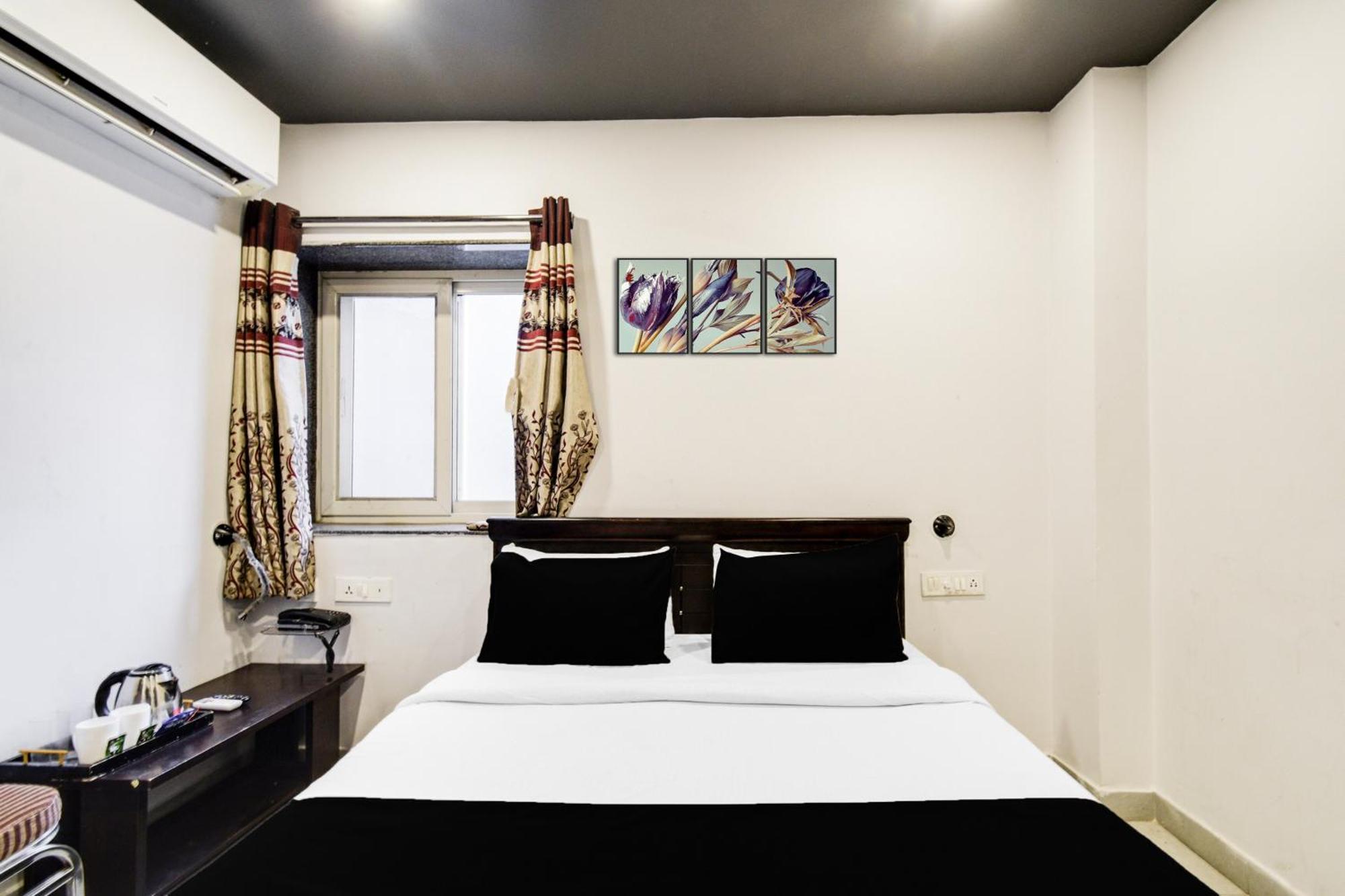 Hotel Super Townhouse Alwal Road Trimulgherry Exterior foto